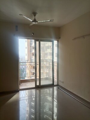 Room in 3 BHK Apartment at Mahagun Mywoods III, Sector 16c Greater Noida – for Rent