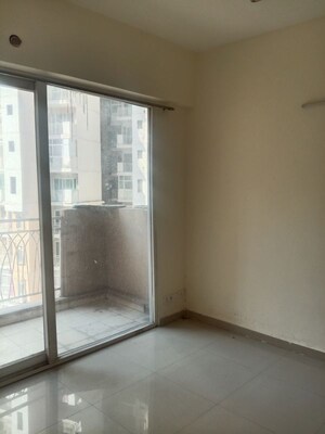 Room in 3 BHK Apartment at Mahagun Mywoods III, Sector 16c Greater Noida – for Rent