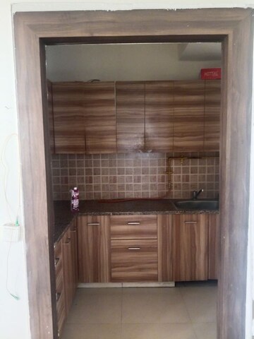 Furnished Amenities in 3 BHK Apartment at Mahagun Mywoods III, Sector 16c Greater Noida – for Rent