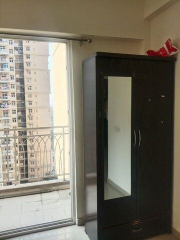 Room in 3 BHK Apartment at Mahagun Mywoods III, Sector 16c Greater Noida – for Rent
