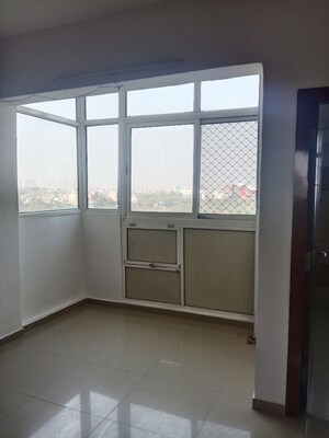 Room in 2 BHK Apartment at Mahagun Mywoods III, Sector 16c Greater Noida – for Rent