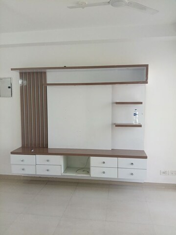 Room in 2 BHK Apartment at Mahagun Mywoods III, Sector 16c Greater Noida – for Rent