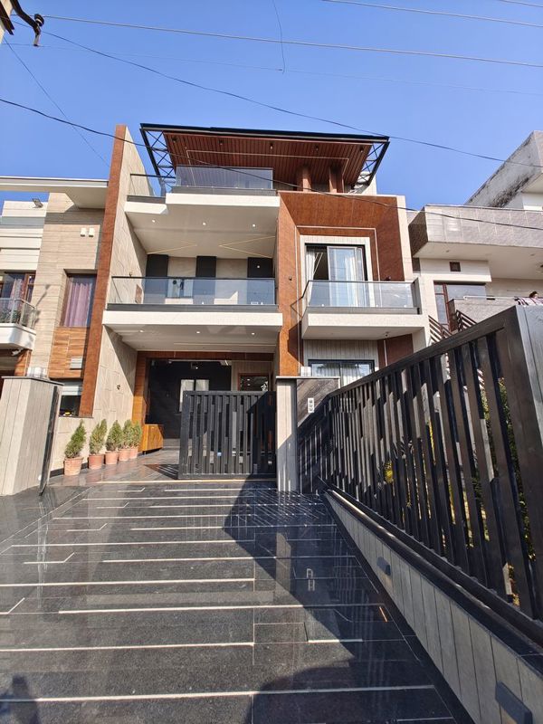 5 BHK + Pooja Room Villa For Sale in Hoskote