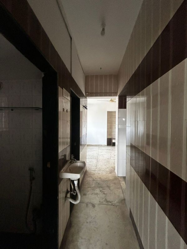 1 BHK + Pooja Room Apartment For Sale in Tulips B CHS Ltd