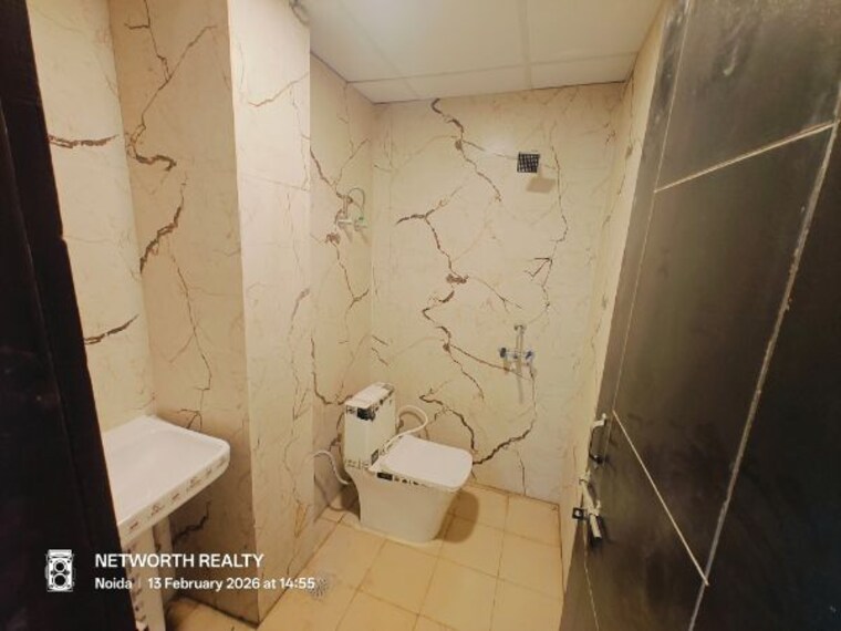 Bathroom, sunshine-apartments-sector-73 2 Bedroom 1000 Sq.Ft. Builder Floor In Sector 73 Noida 9958334