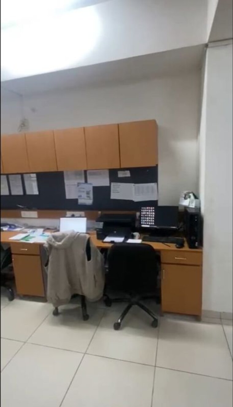 Team Area, navrangpura Commercial Office Space 1068 Sq.Ft. In Navrangpura Ahmedabad 9958310
