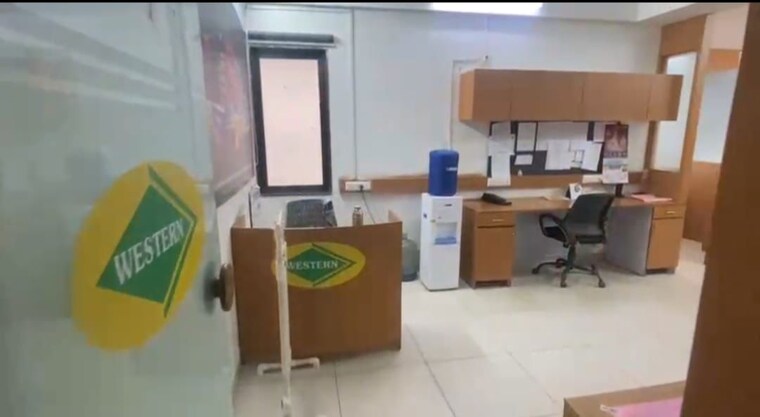 Team Area, navrangpura Commercial Office Space 1068 Sq.Ft. In Navrangpura Ahmedabad 9958310