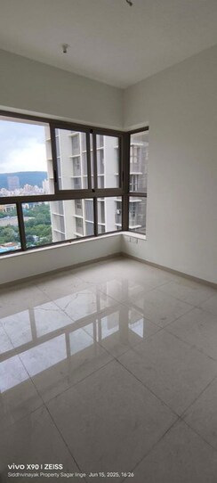 2 BHK Apartment For Sale in Kalpataru Paramount