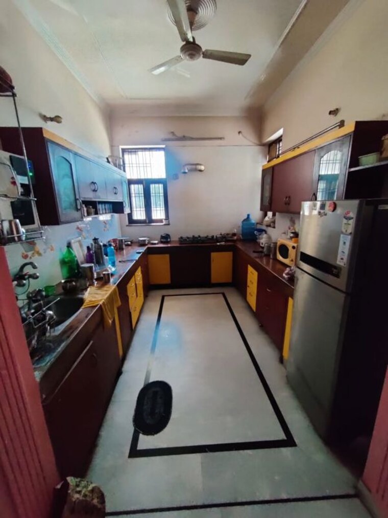 Kitchen, vrindavan yojna 6+ Bedroom 2900 Sq.Ft. Independent House In Vrindavan Yojna Lucknow 9958370