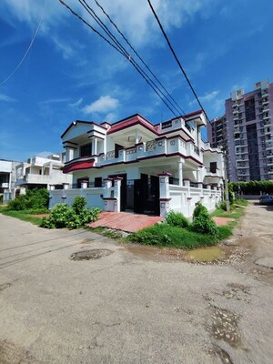 6+ BHK Independent House For Sale in Vrindavan Yojna
