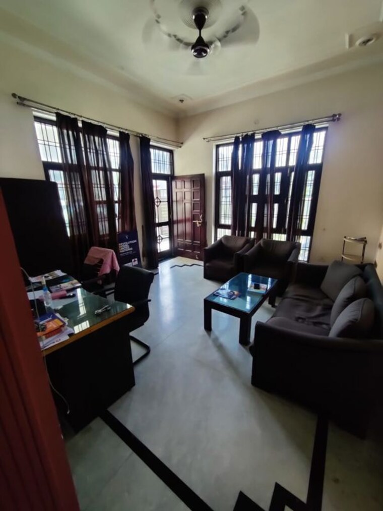 Master Bedroom, vrindavan yojna 6+ Bedroom 2900 Sq.Ft. Independent House In Vrindavan Yojna Lucknow 9958370