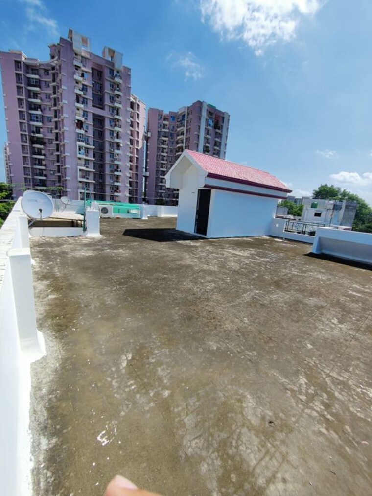 Swimming Pool, vrindavan yojna 6+ Bedroom 2900 Sq.Ft. Independent House In Vrindavan Yojna Lucknow 9958370