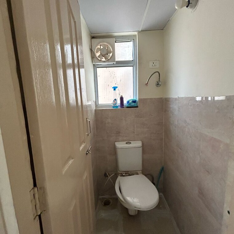 Bathroom, wave-dream-homes 1 Bedroom 372 Sq.Ft. Apartment In Ram Nagar Ghaziabad 9958376