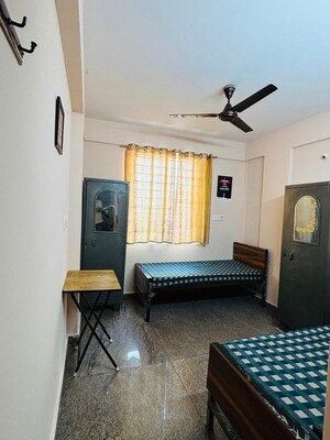 Living Room in  Pg at Garebhavipalya – for Rent