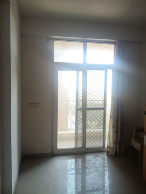 Room in 3 BHK Apartment at Mahagun Mywoods, Sector 16c Greater Noida – for Rent