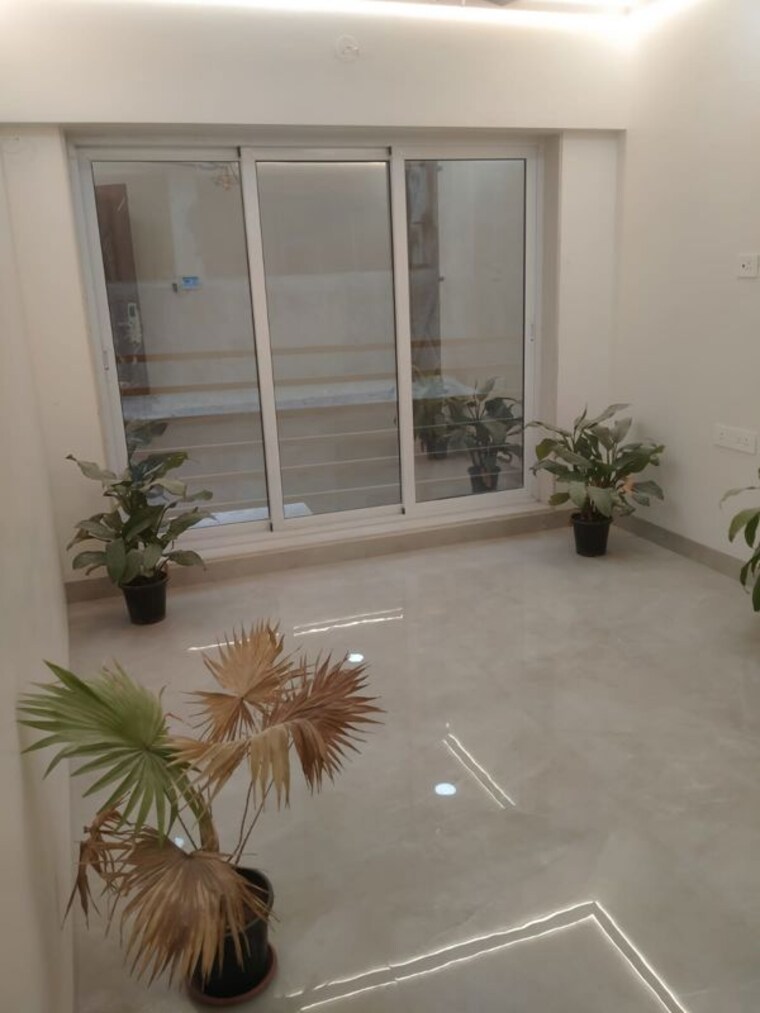Room, goregaon east 2 Bedroom 600 Sq.Ft. Apartment In Goregaon East Mumbai 9958482
