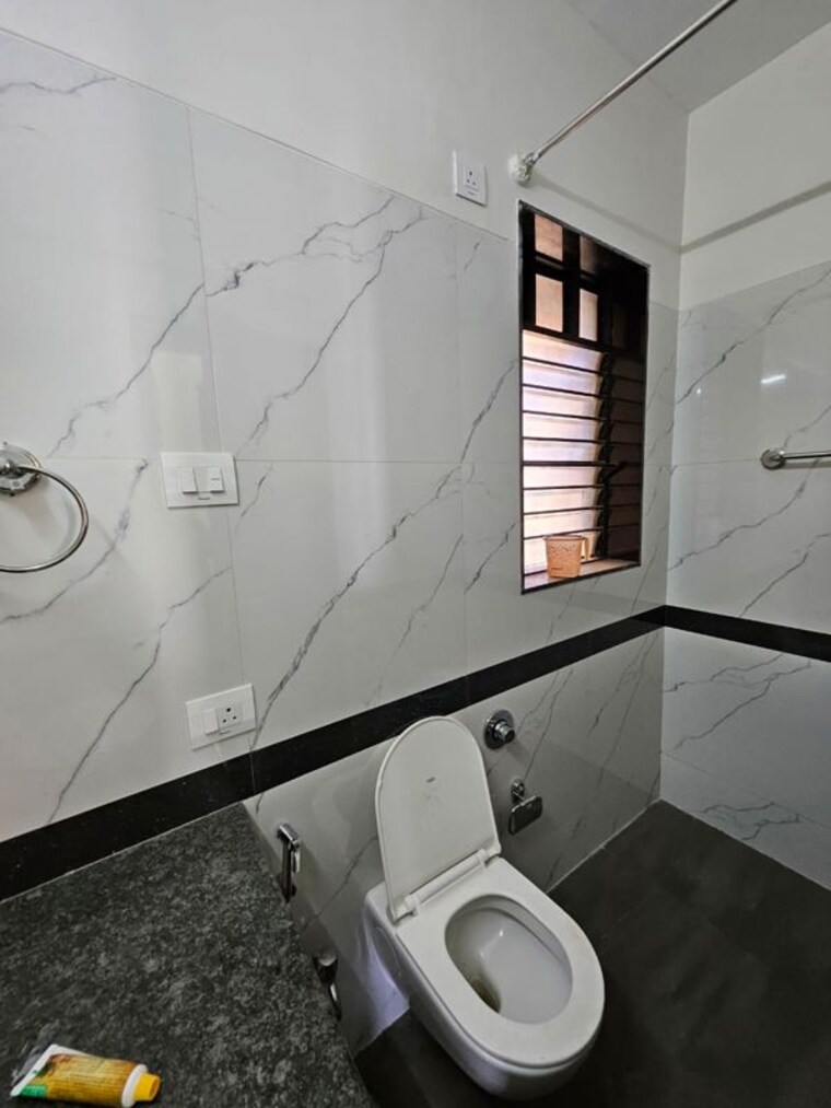 Attached Bathroom, k-raheja-heights 2 Bedroom 989 Sq.Ft. Apartment In Malad East Mumbai 9958344