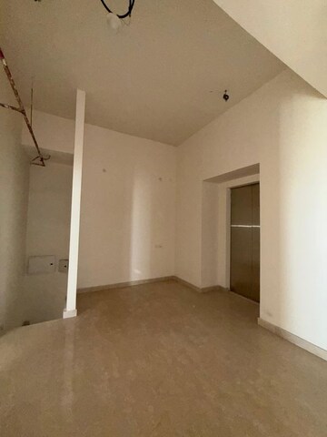 Room in 3 BHK Apartment at Indiabulls Sky Forest, Lower Parel – for Sale