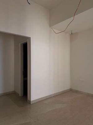 Room in 3 BHK Apartment at Indiabulls Sky Forest, Lower Parel – for Sale