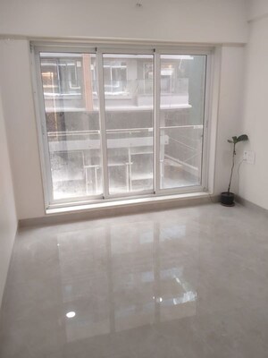 Room in 1 BHK Apartment at Goregaon East – for Sale