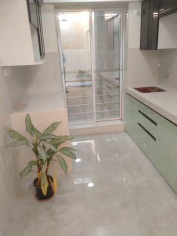 Room in 1 BHK Apartment at Goregaon East – for Sale