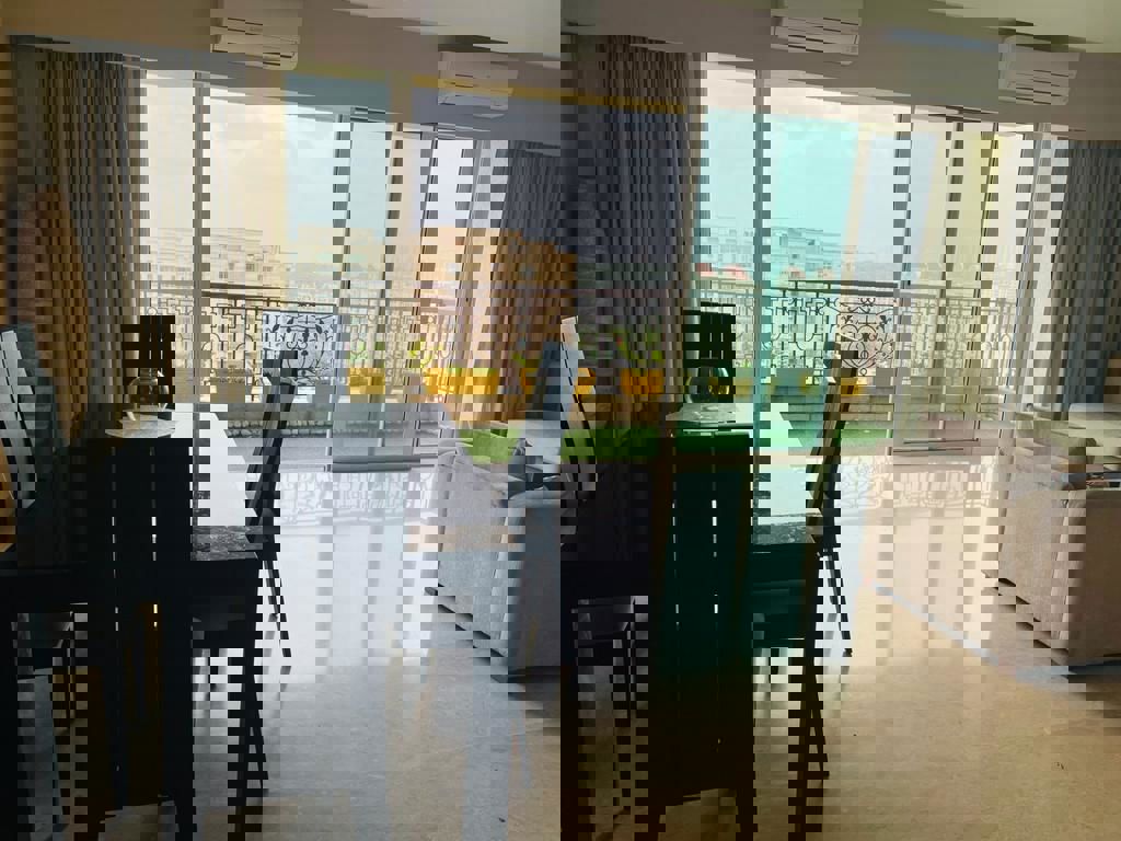 3 BHK 1350 Sq.Ft. Apartment in Hiranandani Tribeca