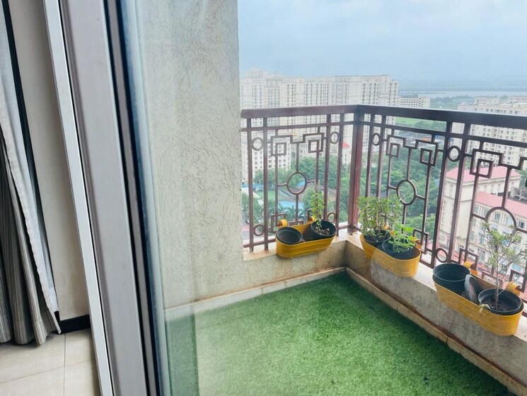 Balcony, hiranandani-tribeca 3 Bedroom 1350 Sq.Ft. Apartment In Ghodbunder Road Thane 9958643