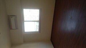 Room in 2 BHK Apartment at Puravankara Silversands, Mundhwa – for Rent