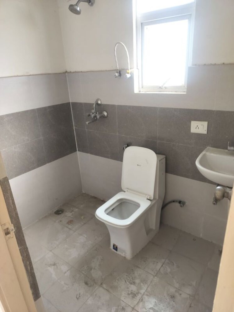 Bathroom, gls-arawali-homes 2 Bedroom 576 Sq.Ft. Apartment In Sohna Sector 4 Gurgaon 9958872