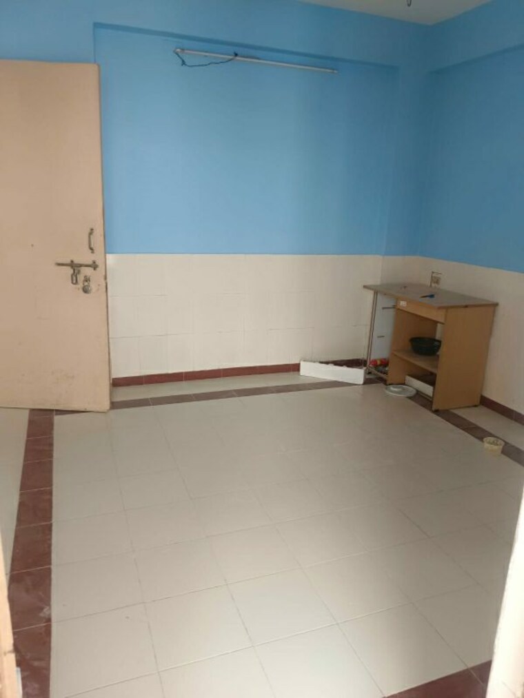 Room, prahlad nagar 1 Bedroom 600 Sq.Ft. Apartment In Prahlad Nagar Ahmedabad 9958747