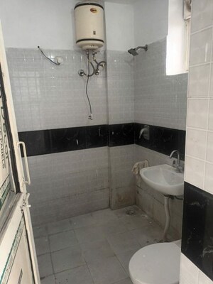 Attached Bathroom in 1 BHK Builder Floor at Pir Machalla – for Sale