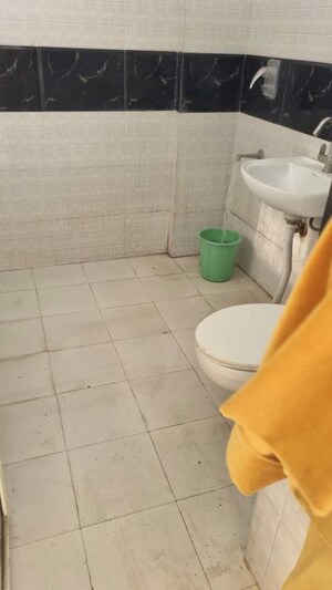 Attached Bathroom in 1 BHK Builder Floor at Pir Machalla – for Sale