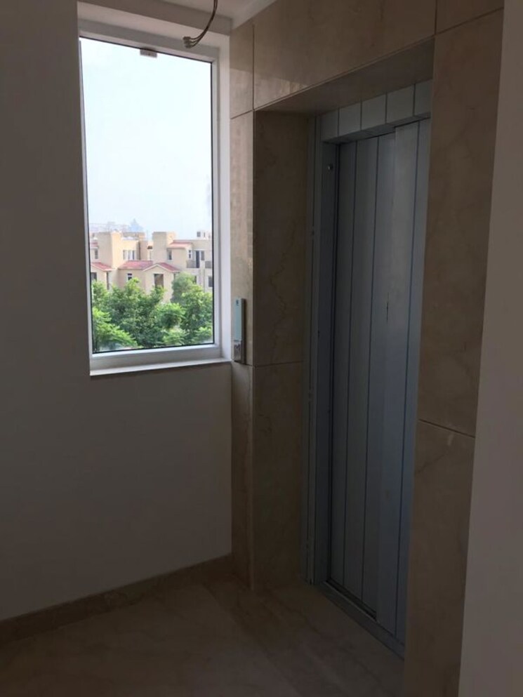 Room, emaar-marbella 5 Bedroom 8120 Sq.Ft. Villa In Sector 66 Gurgaon 9959095