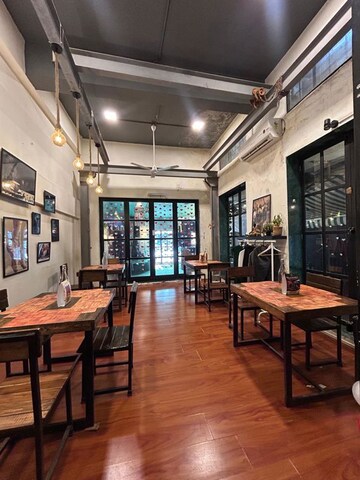  Shop For Rent in Marol