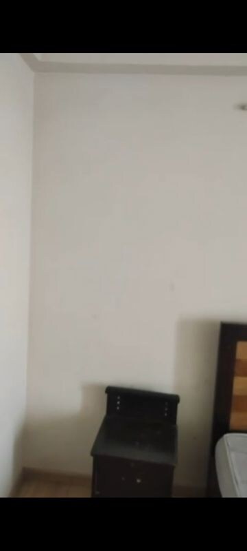 Room in 3 BHK Apartment at DLF Regal Gardens, Sector 90 – for Rent