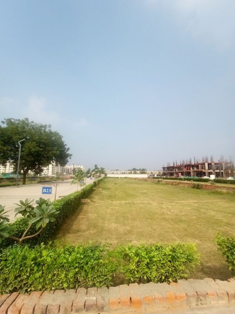Garden, rof-normanton-park  150 Sq.Yd. Plot In Sohna Sector 36 Gurgaon 9959268