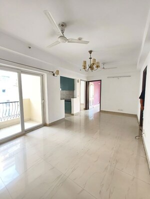 Room in 2 BHK Apartment at Jm Orchid, Sector 76 – for Rent