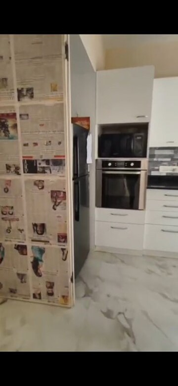 Floor Plan in 2 BHK Apartment at Bandra West – for Rent