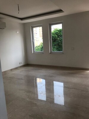 Room in 5 BHK Villa at Emaar Marbella, Sector 66 – for Sale