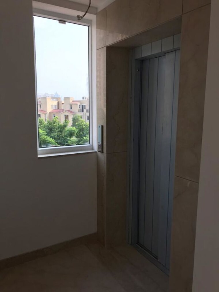 Room, emaar-marbella 5 Bedroom 8120 Sq.Ft. Villa In Sector 66 Gurgaon 9959324