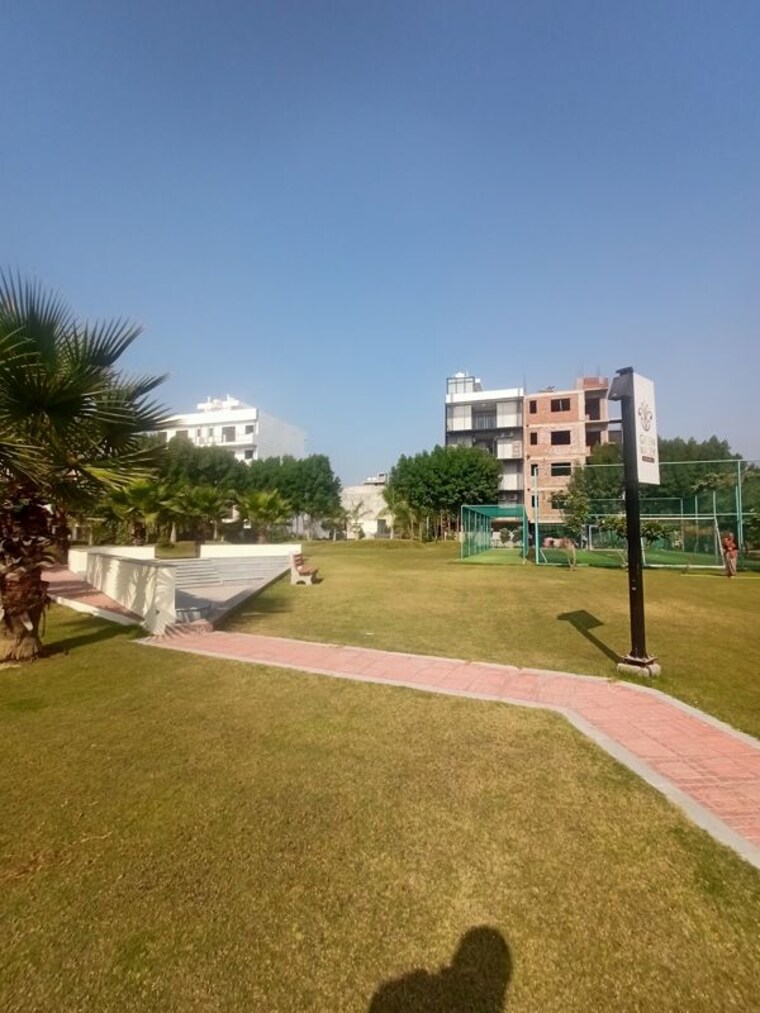 Garden, lion-green-valley  150 Sq.Yd. Plot In Sohna Sector 35 Gurgaon 9959326