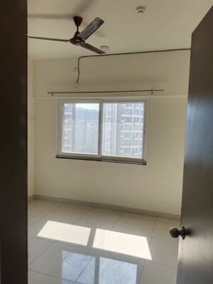Room in 3 BHK Apartment at Puravankara Silversands, Mundhwa – for Rent