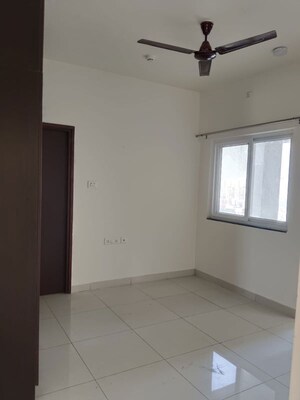 Room in 3 BHK Apartment at Puravankara Silversands, Mundhwa – for Rent