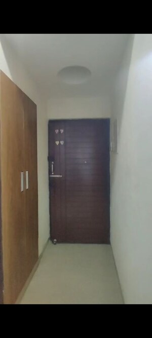 Furnished Amenities in 3 BHK Apartment at Mapsko Paradise, Sector 83 – for Sale
