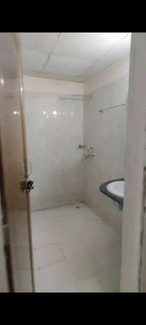 Bathroom in 3 BHK Apartment at Mapsko Paradise, Sector 83 – for Sale