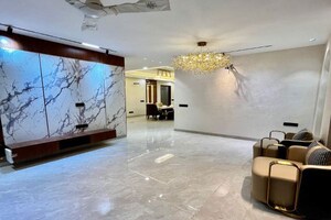 Room in 4 BHK Builder Floor at Sandhya Chhaya CHS, Mira Road – for Sale