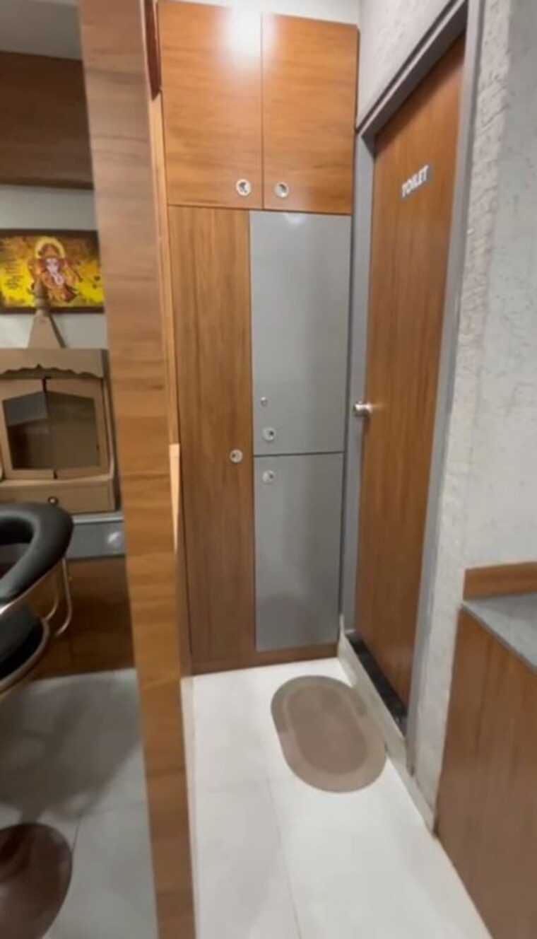 Bathroom, vaishnodevi circle Commercial Office Space 1050 Sq.Ft. In Vaishnodevi Circle Ahmedabad 9959355
