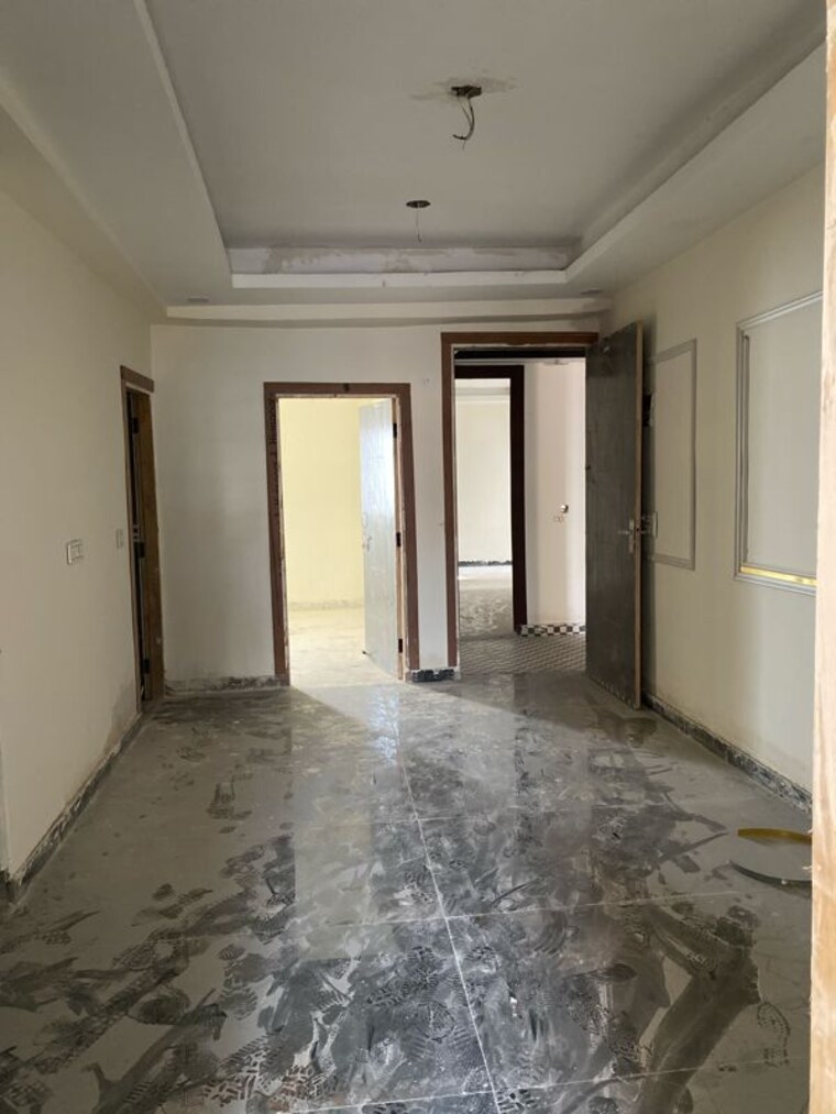 Room, sunshine-apartments-sector-73 2 Bedroom 1000 Sq.Ft. Builder Floor In Sector 73 Noida 9959420