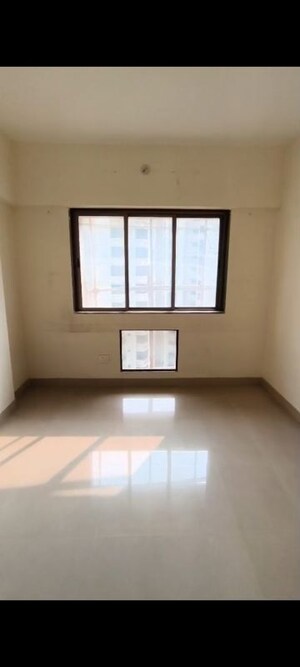 Room in 2 BHK Apartment at Runwal Garden City, Balkum Pada – for Sale