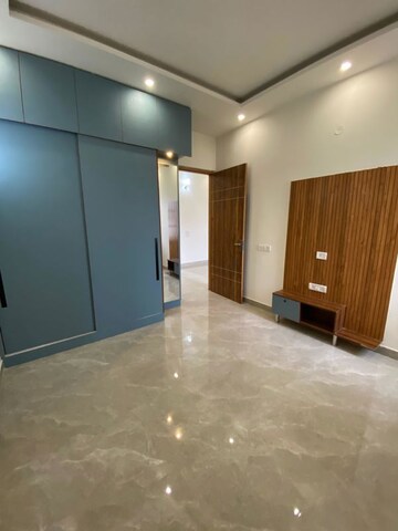 Room in 3 BHK Independent House at Sector 20 – for Sale